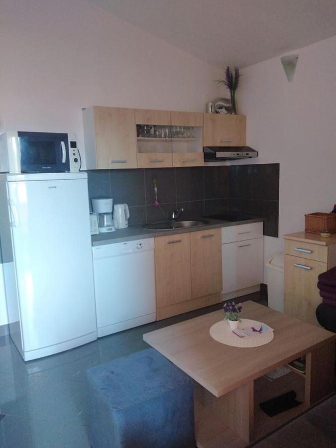 Apartmani Ivankovic Karlobag Ngoại thất bức ảnh
