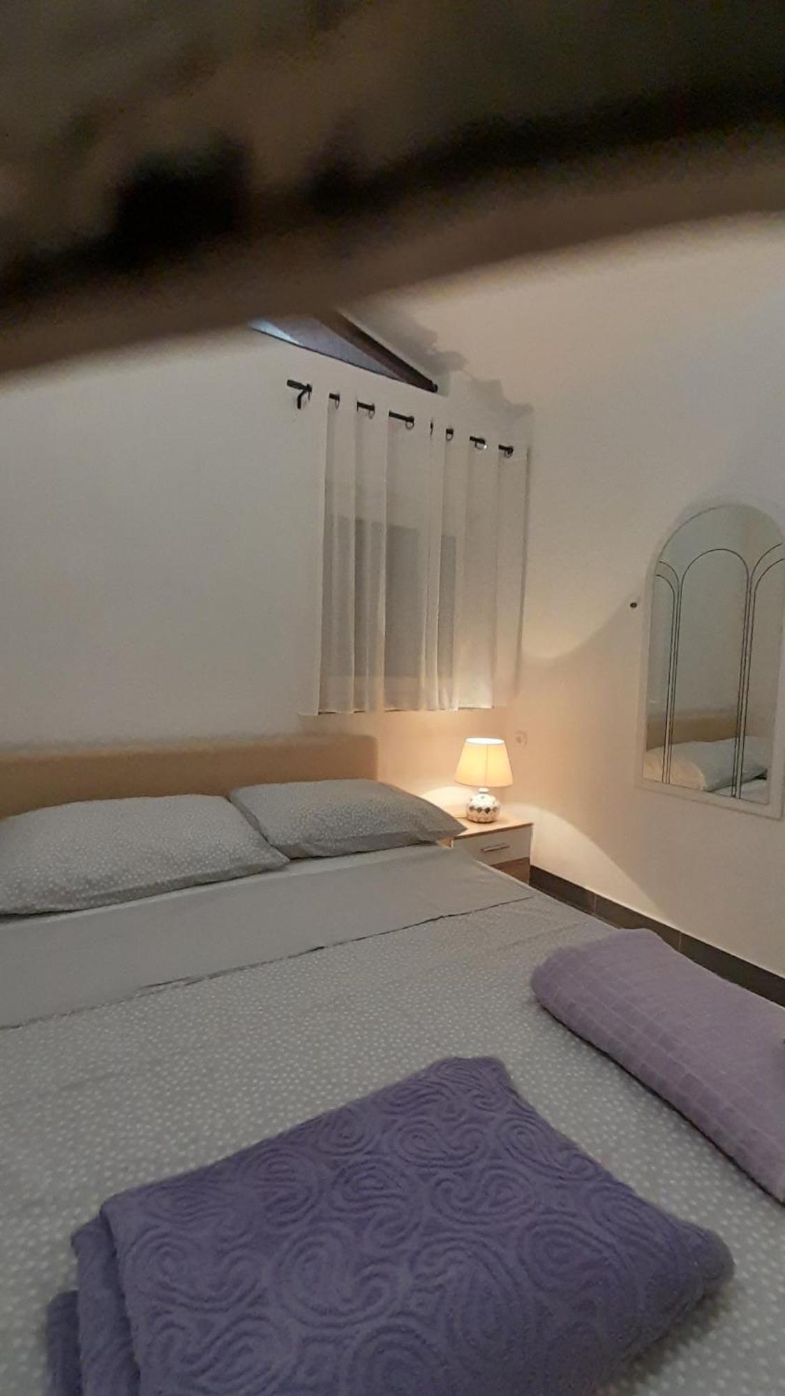 Apartmani Ivankovic Karlobag Phòng bức ảnh